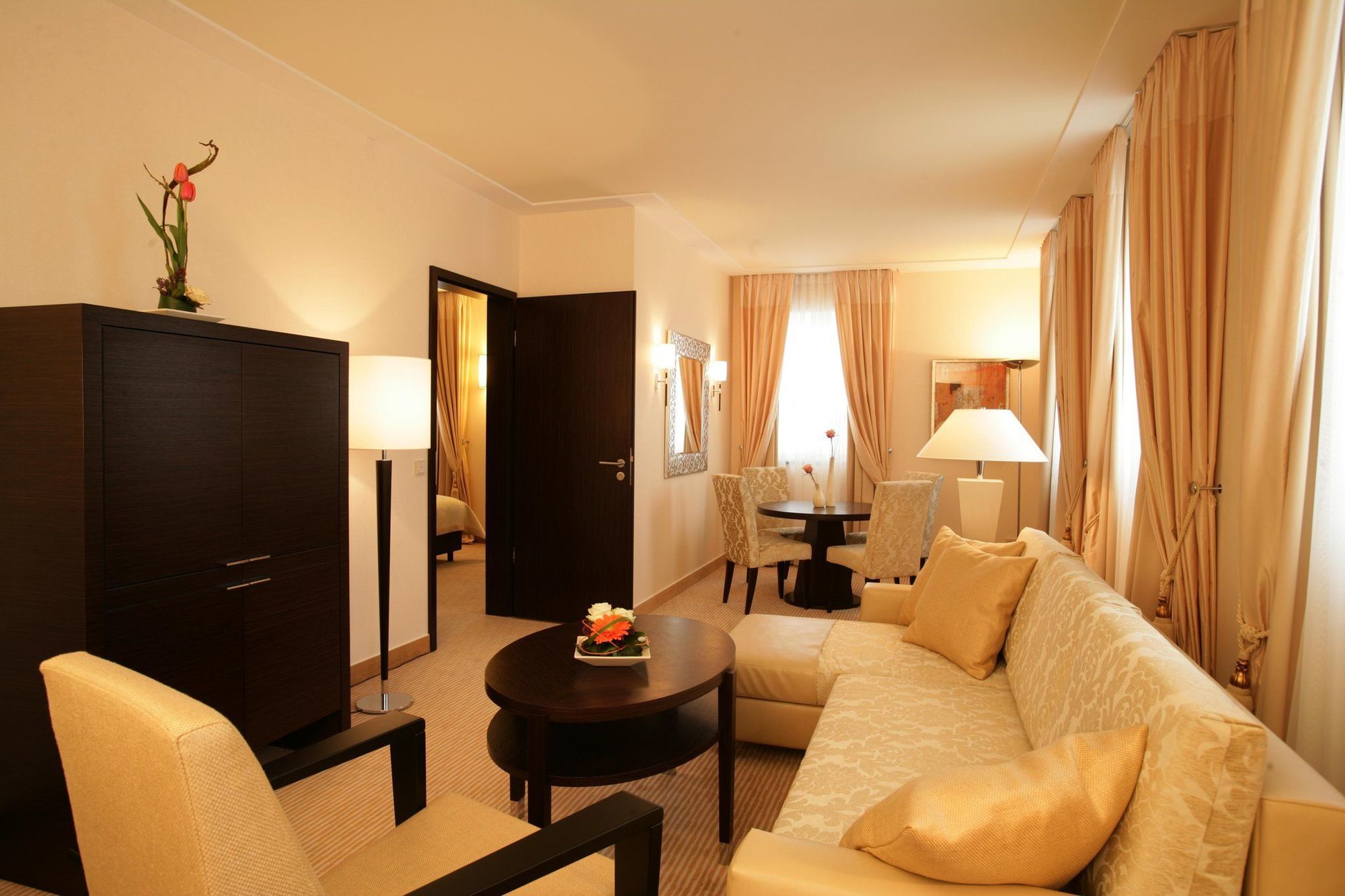 Hotel Steigenberger De Saxe 5*